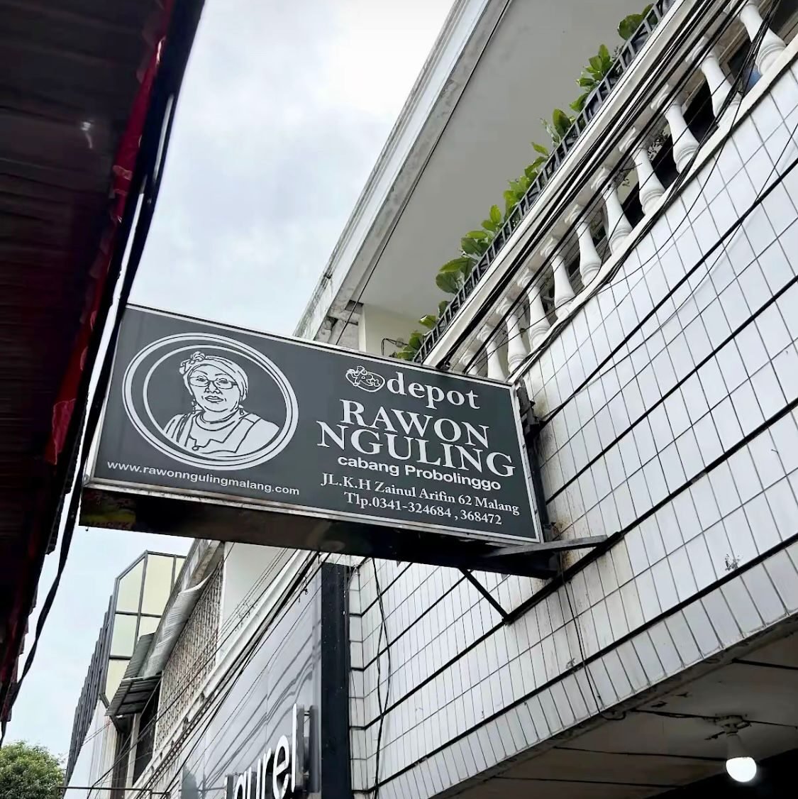 Rawon Nguling Malang: Legenda Kuliner Jawa Timur dengan Kuah Hitam Gurih dan Daging Empuk