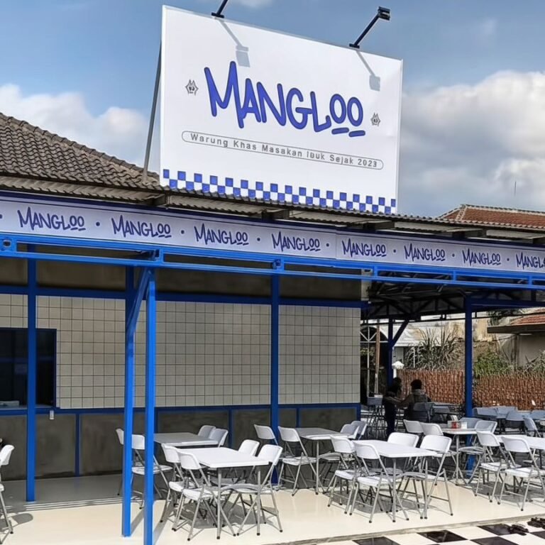 Nasi Daging Bumbu Ibuk dan Keistimewaan Kedai Mangloo : Tempat Makan Enak dan Terjangkau untuk Mahasiswa Malang
