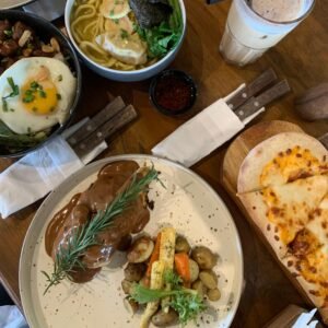 Araya Arcade Garden Malang: Nuansa Eropa dan Kuliner Lezat di Rustic Market