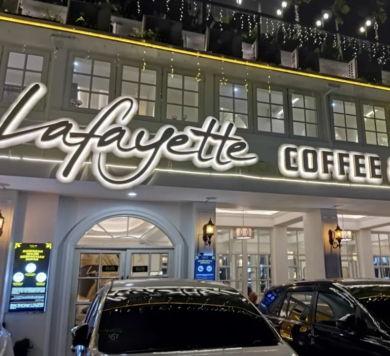 Mengungkap Keunikan Lafayet Cafe: Kafe Eropa dengan Fasilitas Lengkap dan Suasana Tenang di Malang