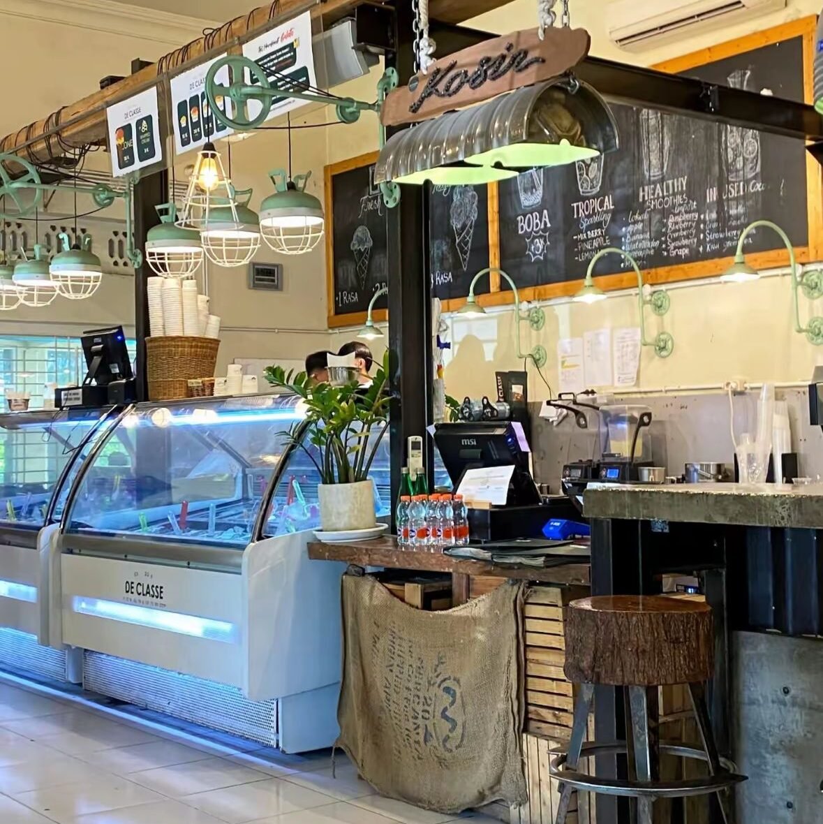 De Classe Gelato & Coffee di Blitar Jadi Tempat Nongkrong Hits dengan Gelato Premium