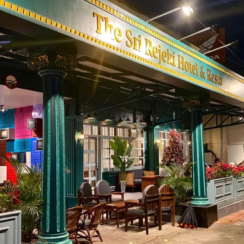 Luxa Skylounge Blitar: Rooftop Hits dengan Panorama Kota dan Menu Kekinian