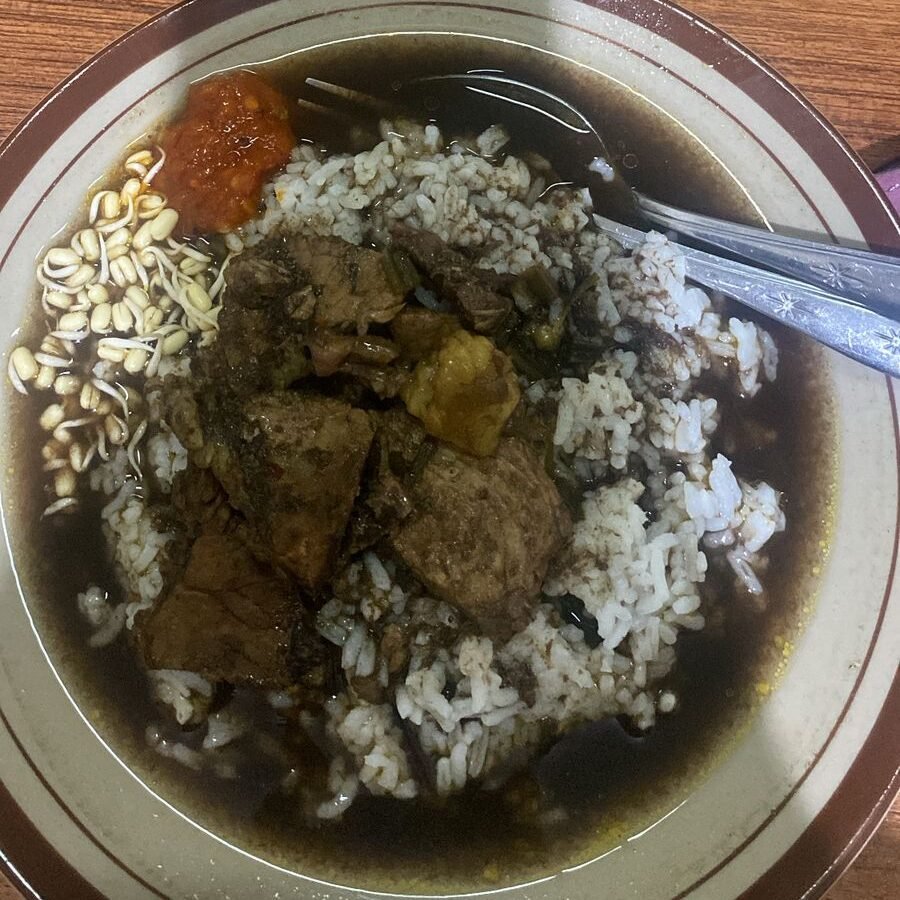Warung BPR Rawon & Nasi Campur Lowokwaru Jadi Pilihan Makan Siang Warga Malang