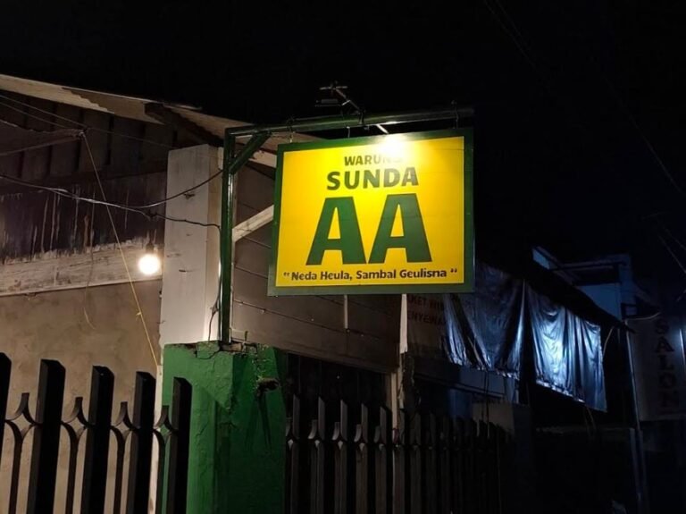 Warung Sunda AA Malang: Menikmati Nasi Tutug Oncom Autentik di Belakang ITN 1