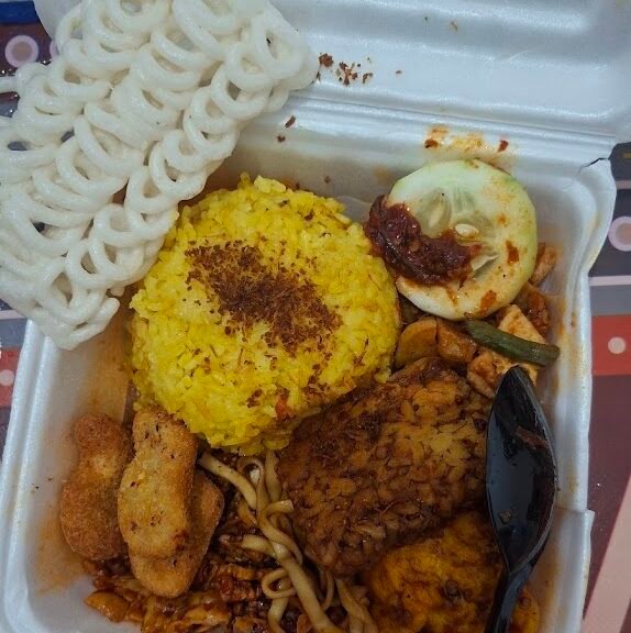 Nasi Kuning Gurih Mbak Arin