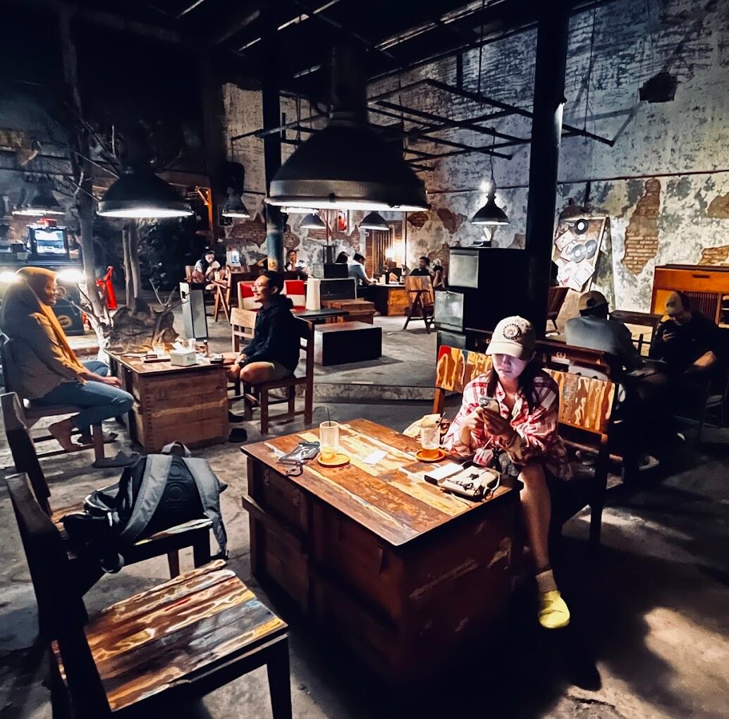 Kafe Vintage Timur Terasing