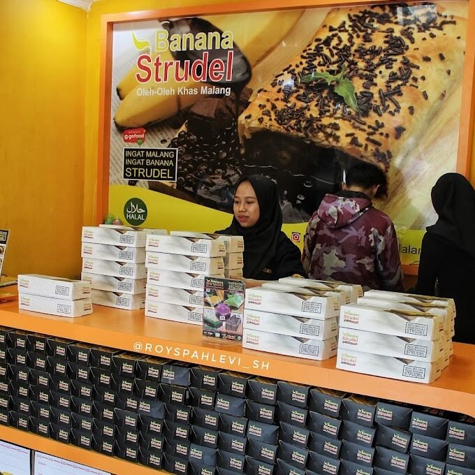 Oleh-oleh Banana Strudel