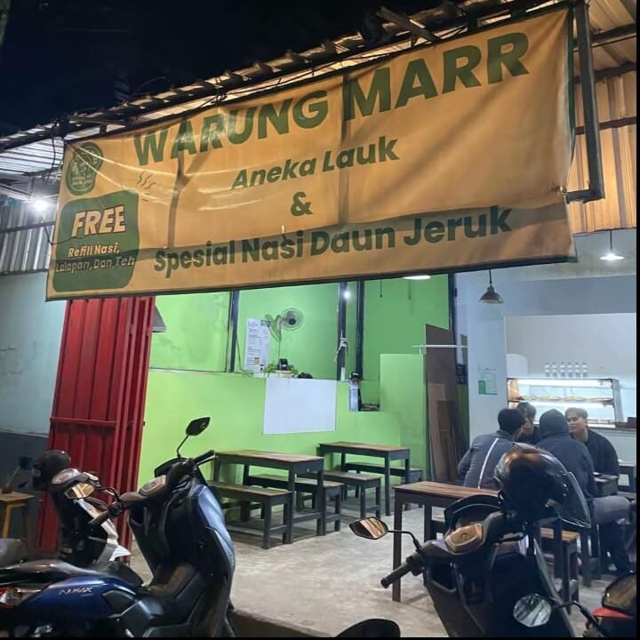 Warung MARR Malang, Nasi Daun Jeruk Murah yang Membuat Mahasiswa Pulang dengan Perut Penuh